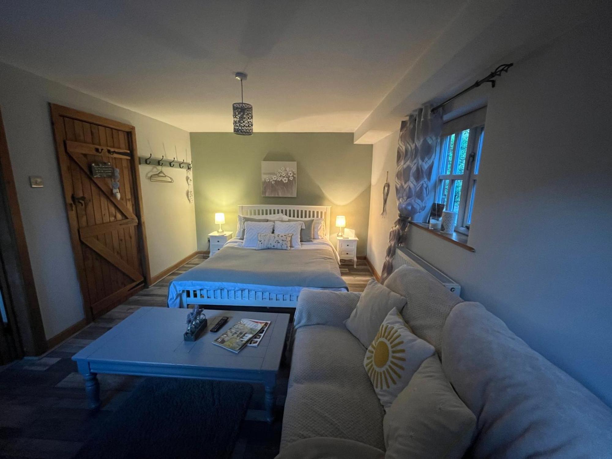 Pear Tree Cottage Courtyard Shrewsbury Ngoại thất bức ảnh
